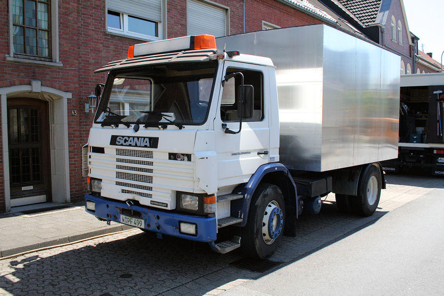 Scania-3er-weiss-230507-01.jpg