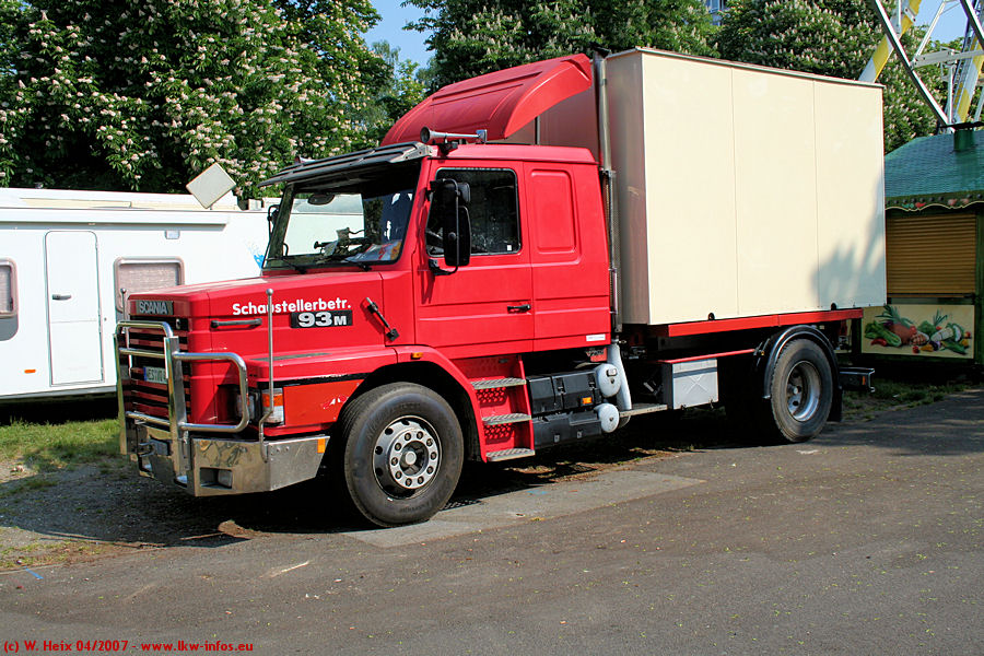 Scania-93-M-250-rot-290407-01.jpg