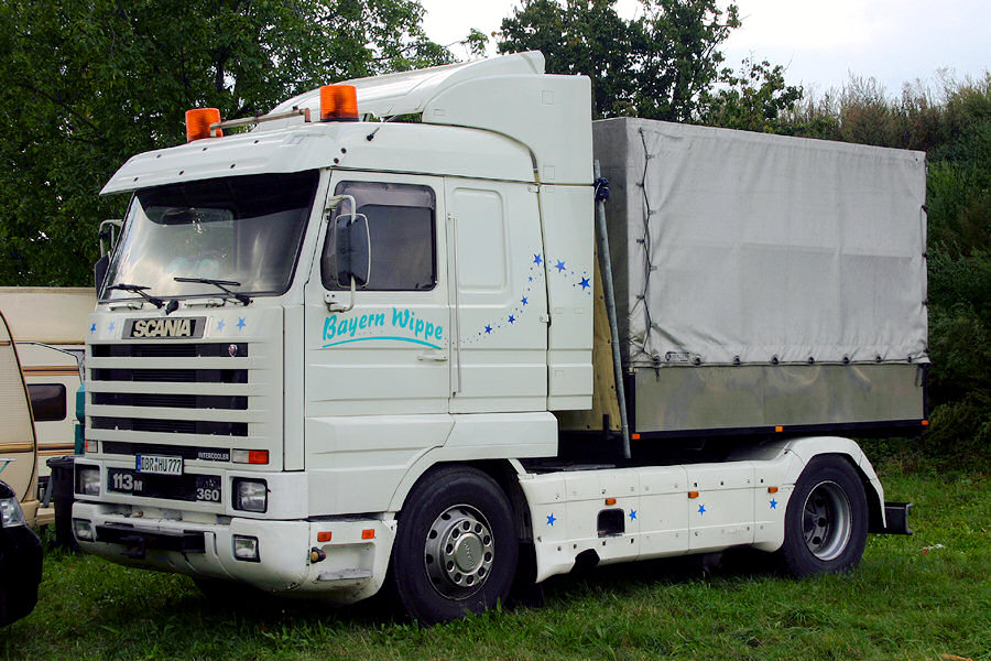 Scania-113-M-360-weiss-Ackermans-011107-01.jpg