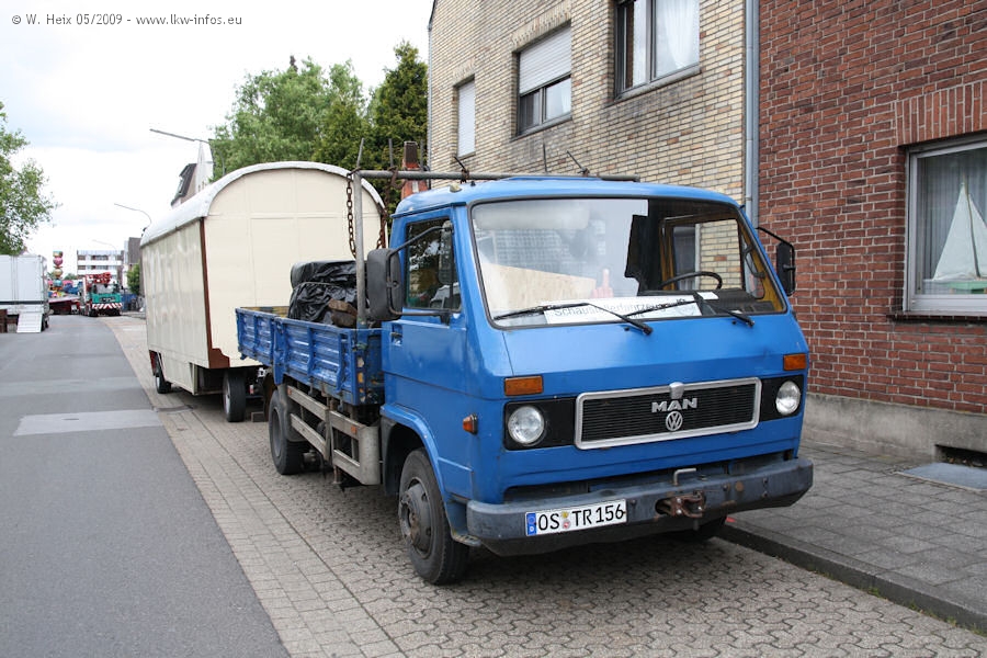 MAN-VW-8136-blau-270509-01.jpg