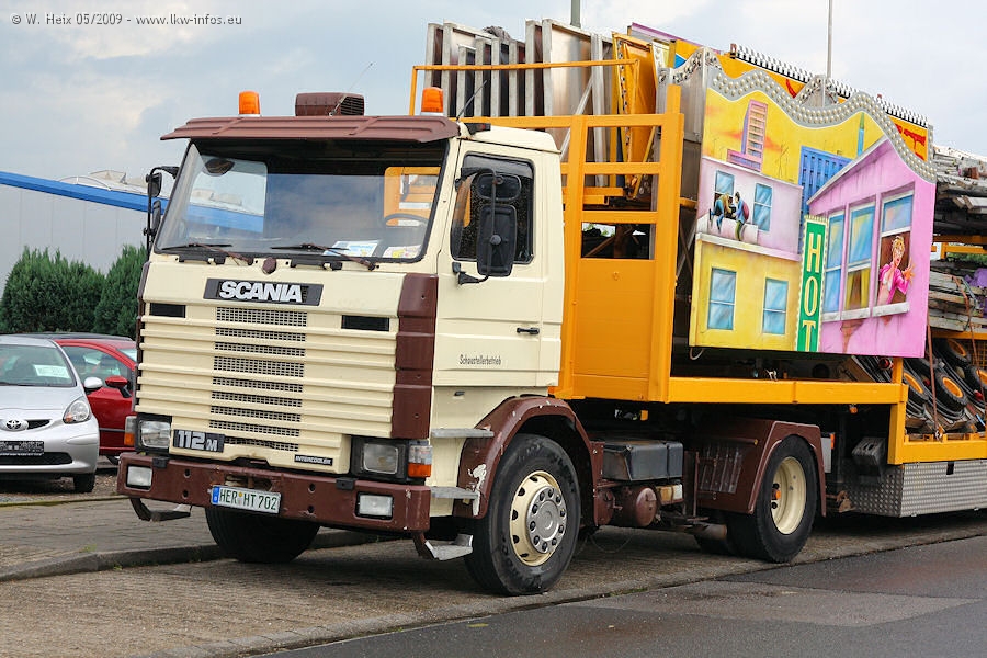 Scania-112-M-beige-braun-250509-02.jpg