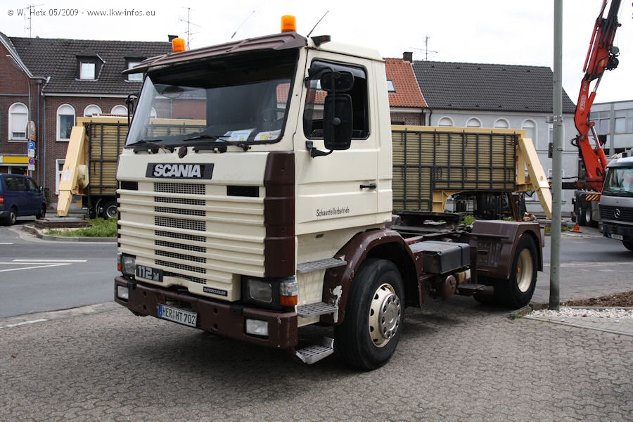 Scania-112-M-beige-braun-270509-03.jpg