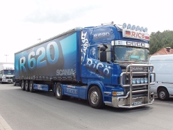 Scania-R-620-Ricoe-Holz-010806-01