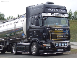Scania-R-schwarz-DS-310808-01