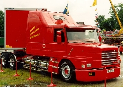 Scania-Showtruck-Blondie-Hensing-101205-01