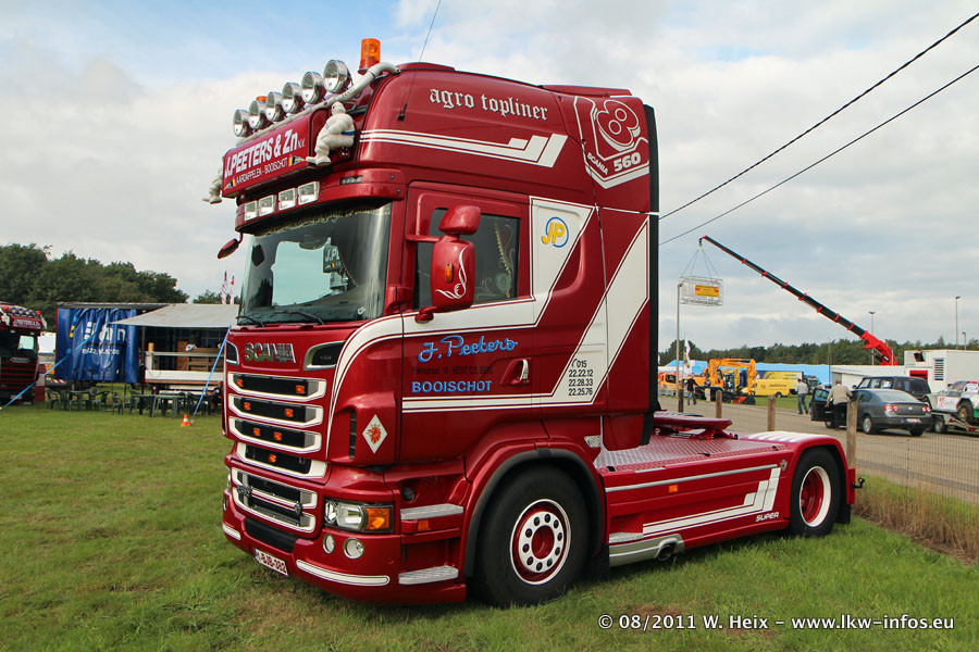 Truckshow-Bekkevoort-130811-008.JPG