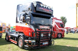 Scania-R-500-schwarz-010809-01