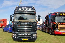 Scania-R-schwarz-010809-03