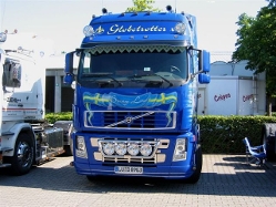 Volvo-FH12-blue-viking-Eischer-020805-01