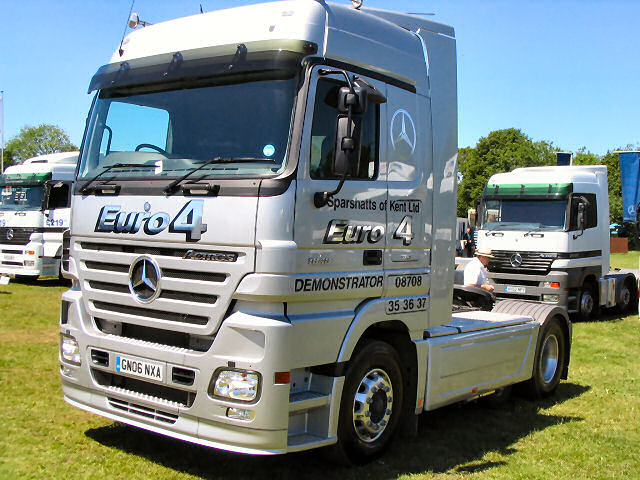 MB-Actros-1848-MP2-silber-Fitjer-150606-01.jpg