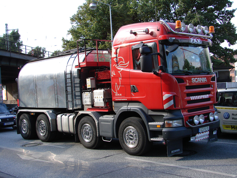 Scania-R-420-Asphaltkocher-rot-Weddy-141108-01.jpg - Clemens Weddy