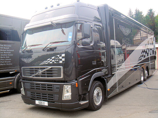 Volvo-FH12-schwarz-Strauch-130806-01.jpg