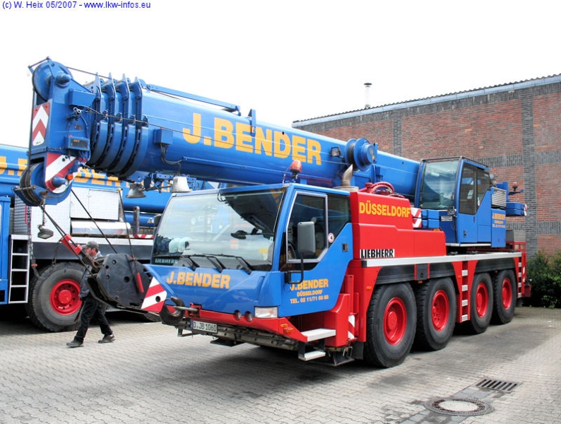 Liebherr-LTM-1060-Bender-130507-06.jpg