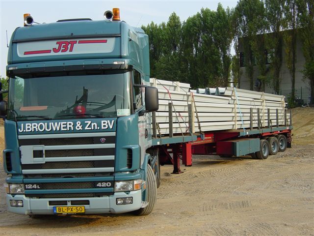 Scania-124-L-420-Brouwer-vDijk-011205-01.jpg - Peter van Dijk