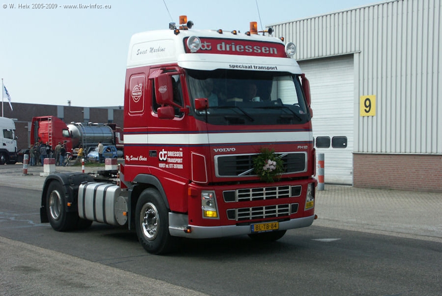 2005-Volvo-FH12-Driessen-120409-01.jpg
