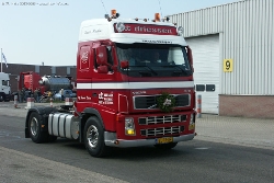 2005-Volvo-FH12-Driessen-120409-01