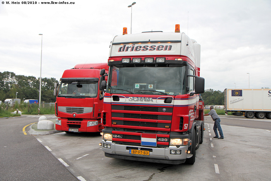 Scania-124-L-420-Driessen-040810-04.jpg