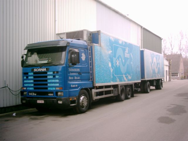 Scania-143-M-420-Schaekers-deRaeve-121204-1.jpg