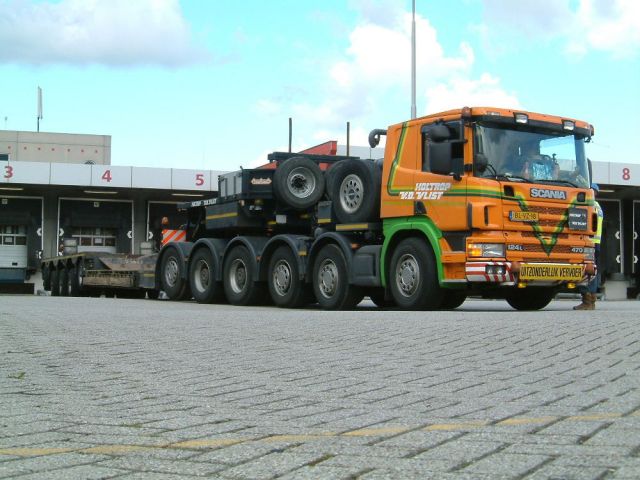 Scania-124-L-470-6a-vdVlist-vMelzen-050905-03.jpg - Henk van Melzen
