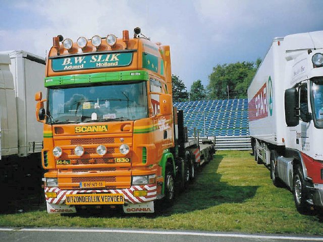 Scania-144-L-530-orange-(Rolf).jpg - Mario Rolf