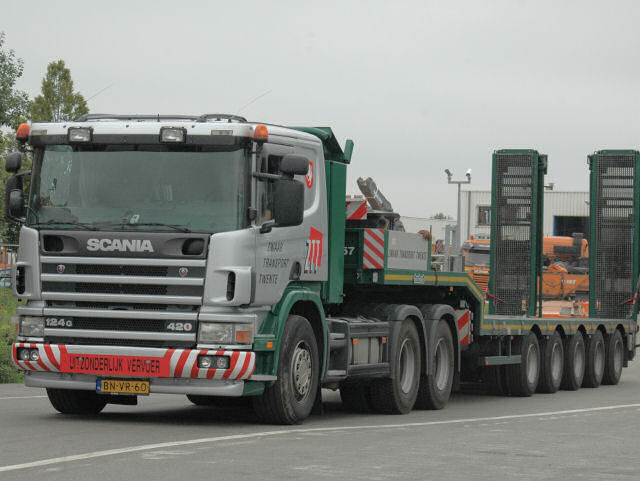Scania-124-G-420-Twente-AvUrk-271106-01.jpg - Arie van Urk