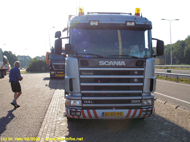 Scania-114-L-380-ZTT-220906-02.jpg