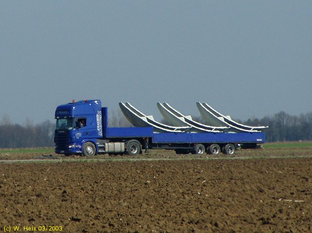 Scania-144-Tieflader-blau.jpg