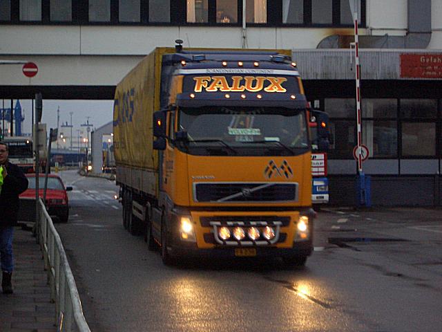 Volvo-FH12-Falux-Stober-020404-1.jpg - Ingo Stober
