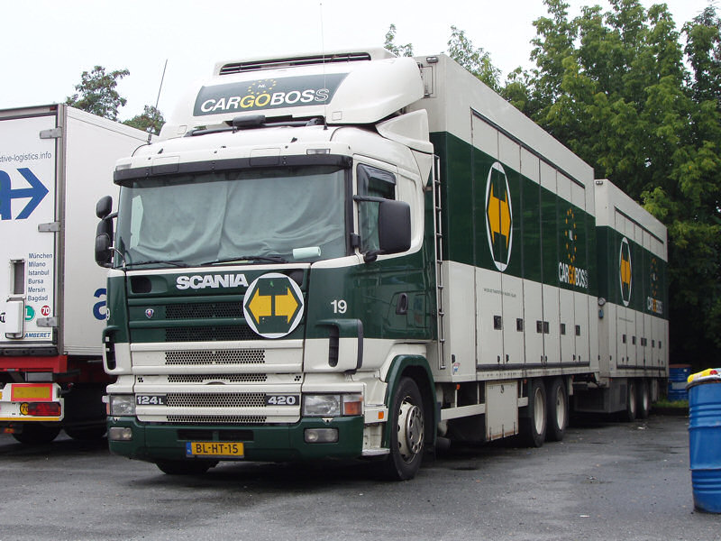 Scania-124-L-420-Cargoboss-Holz-220807-01.jpg - Frank Holz