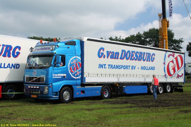 Volvo-FH-van-Doesburg-110807-10.jpg