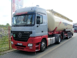 MB-Actros-MP2-1841-Eggers-Voss-200807-01