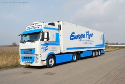 Volvo-FH-480-Europe-Flyer-070309-01