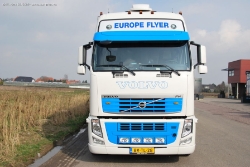 Volvo-FH-480-Europe-Flyer-070309-04