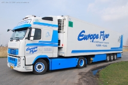 Volvo-FH-480-Europe-Flyer-070309-10