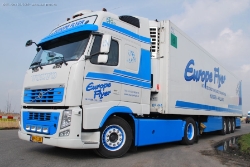 Volvo-FH-480-Europe-Flyer-070309-11