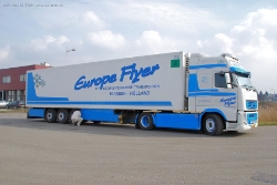 Volvo-FH-480-Europe-Flyer-070309-12