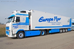 Volvo-FH-480-Europe-Flyer-070309-21