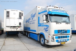 Volvo-FH-520-Europe-Flyer-070309-01