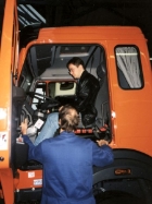 1994-MB-SK-1831-Fahrzeuguebergabe-Woerth-Fehrenkoetter-JF-281205-01-H