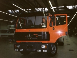 1994-MB-SK-1831-Fahrzeuguebergabe-Woerth-Fehrenkoetter-JF-281205-03