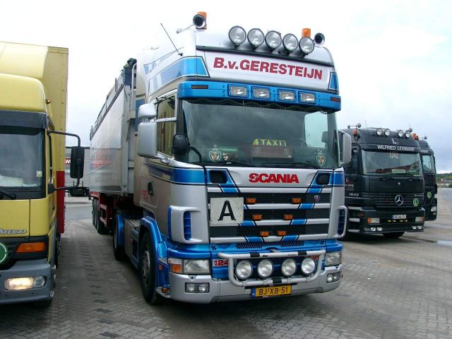 Scania-124-L-420-vGerresteijn-Willann-250904-1-NL.jpg - Michael Willann