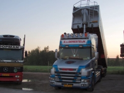 Scania-124-L-420-vGerresteijn-Holz-090805-02