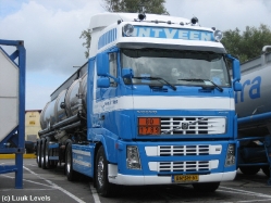 Volvo-FH12-460-Intveen-Levels-300907-01