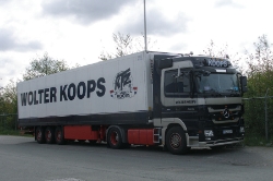 MB-Actros-3-1844-Koops-Holz-100810-01