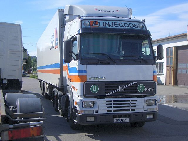 Volvo-FH12-460-Linjegods-Stober-281204-01.jpg - Ingo Stober