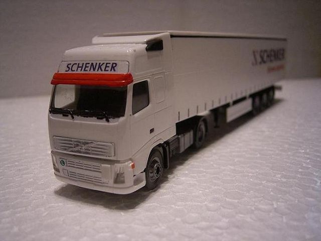 Volvo-FH12-Schenker-Wiecken-300105-01.jpg - Bernd Wiecken