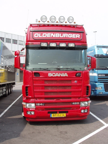 Scania-124-L420-Oldenburger-Holz-310807-01.jpg - Frank Holz