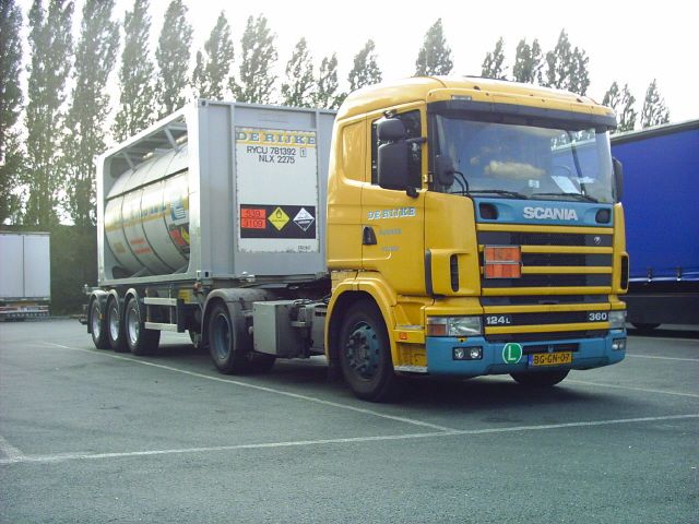 Scania-124-L-380-deRijke-Rolf-290804-1.jpg - Mario Rolf