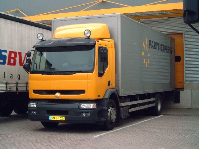 Renault-Premium-RoerTrans-Levels-140505-02.jpg