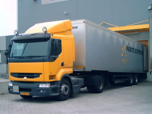 Renault-Premium-RoerTrans-Levels-140505-03.jpg